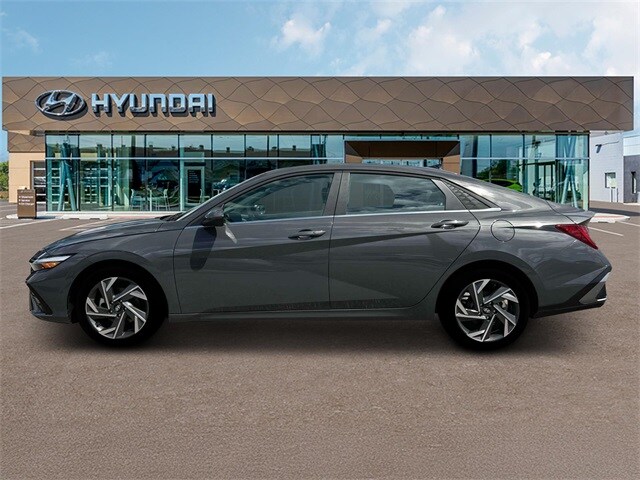 Thumbnail: 2025 Hyundai Elantra - 3