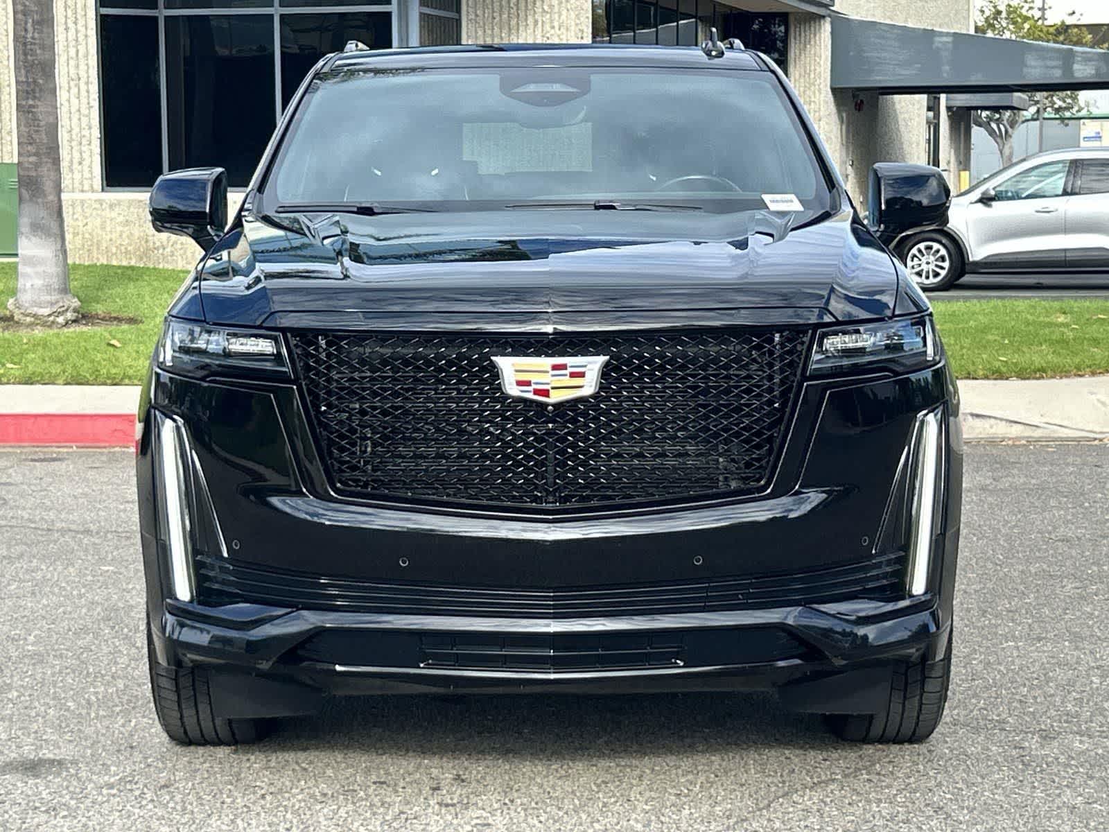 2023 Cadillac Escalade Sport photo 2