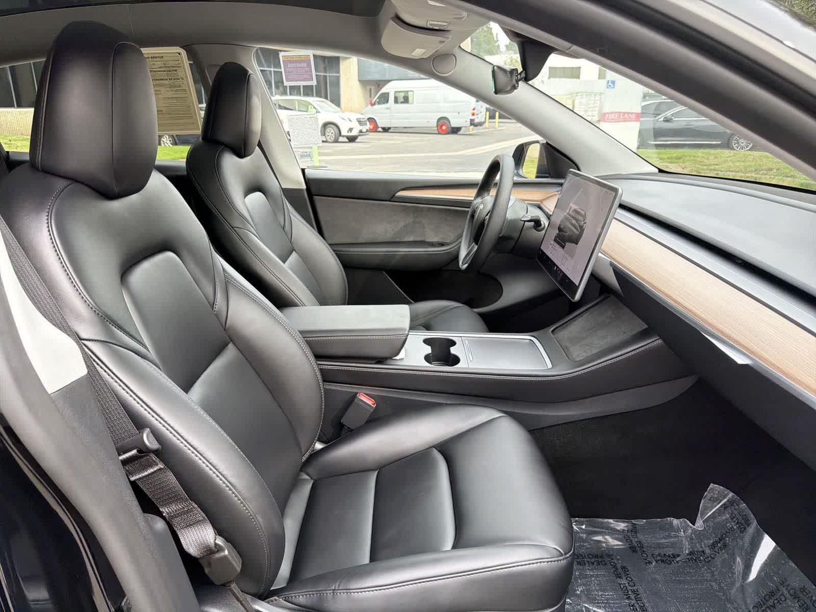 Thumbnail: 2025 Tesla Model Y - 34