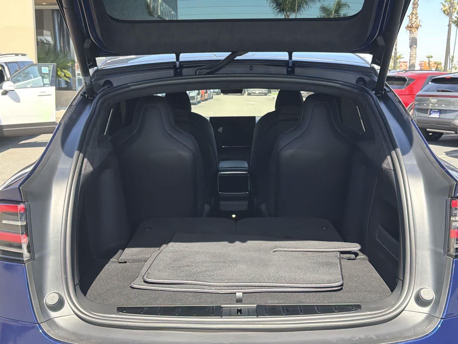 Thumbnail: 2025 Tesla Model X - 31