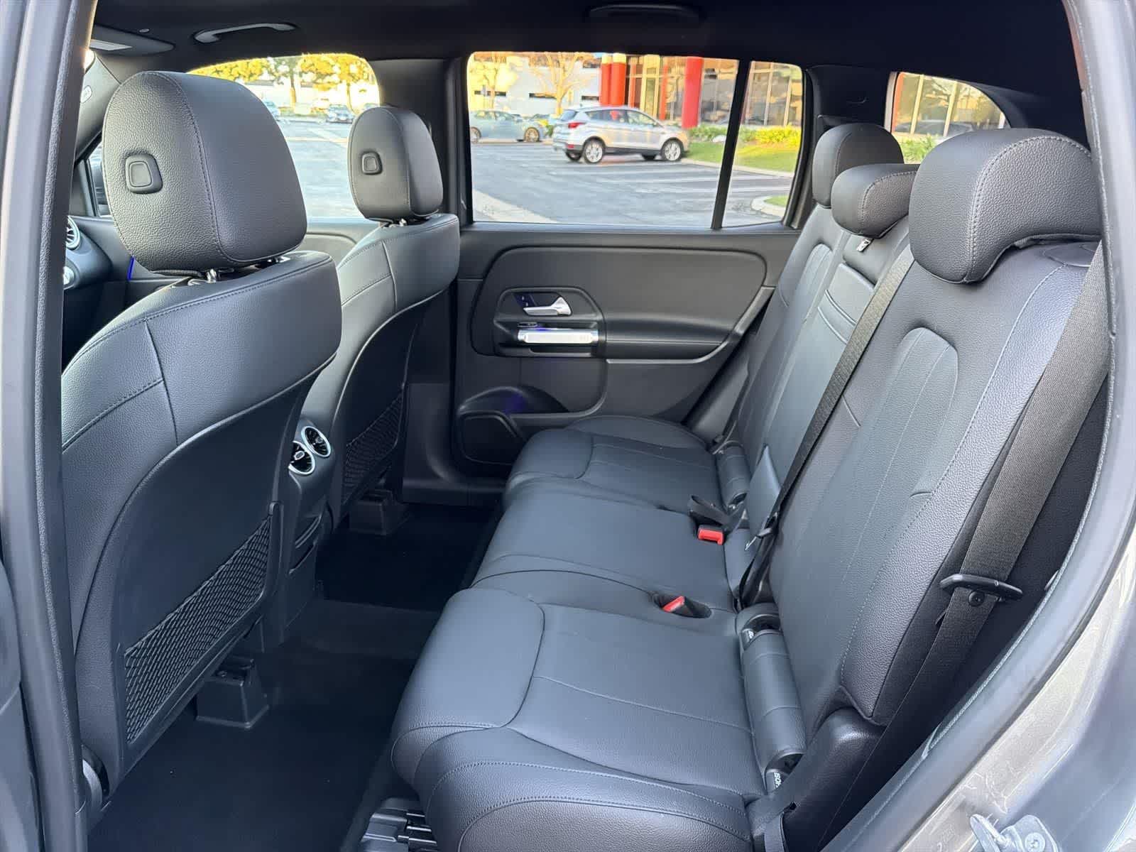 Thumbnail: 2023 Mercedes-Benz GLB - 30