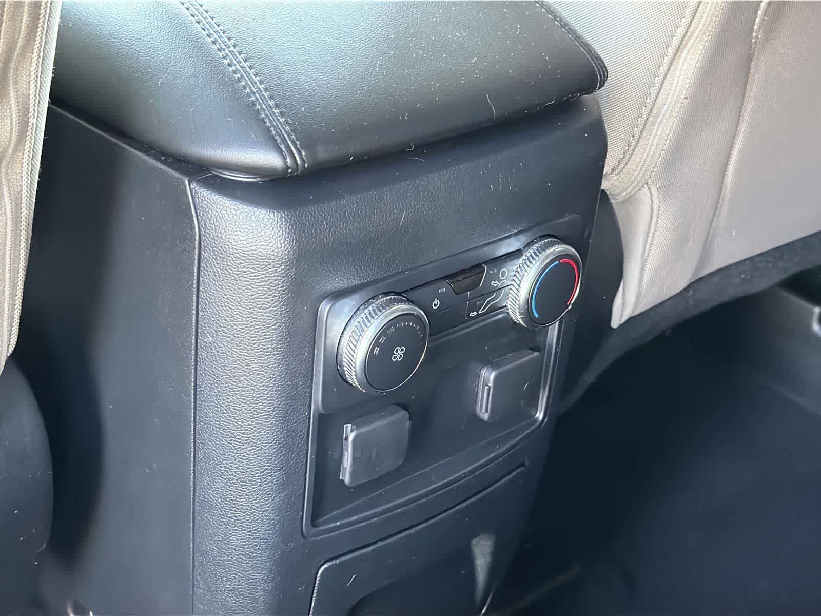 Thumbnail: 2021 Ford Explorer - 28