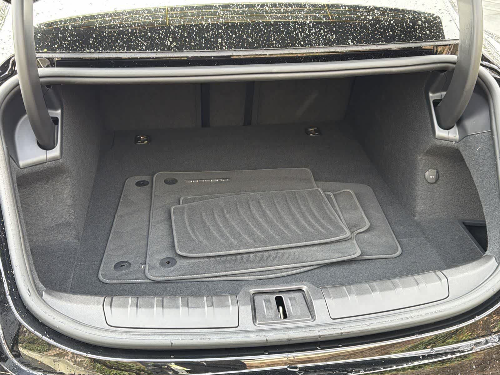 Thumbnail: 2022 Porsche Taycan - 30