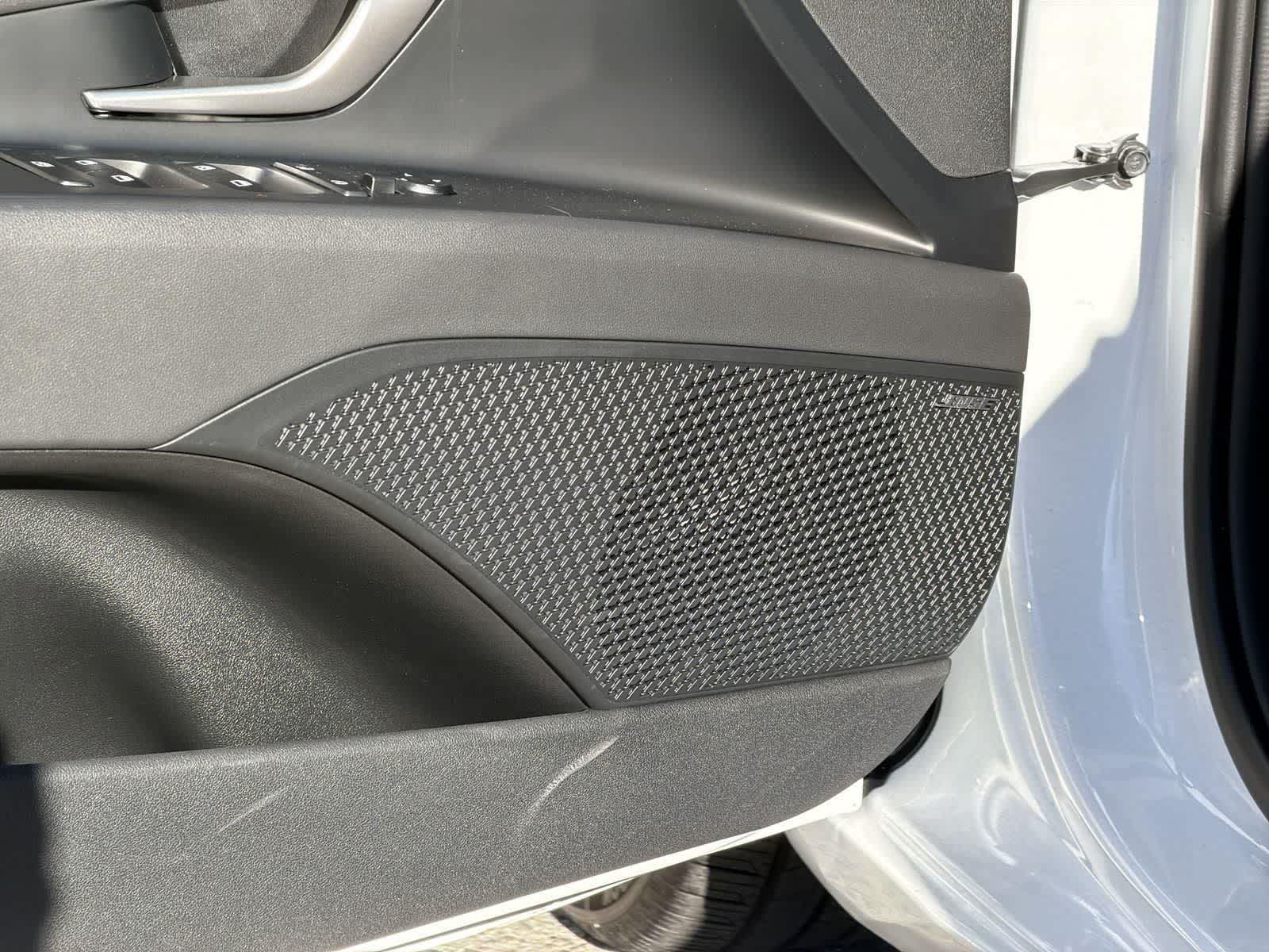 Thumbnail: 2025 Hyundai Elantra - 25