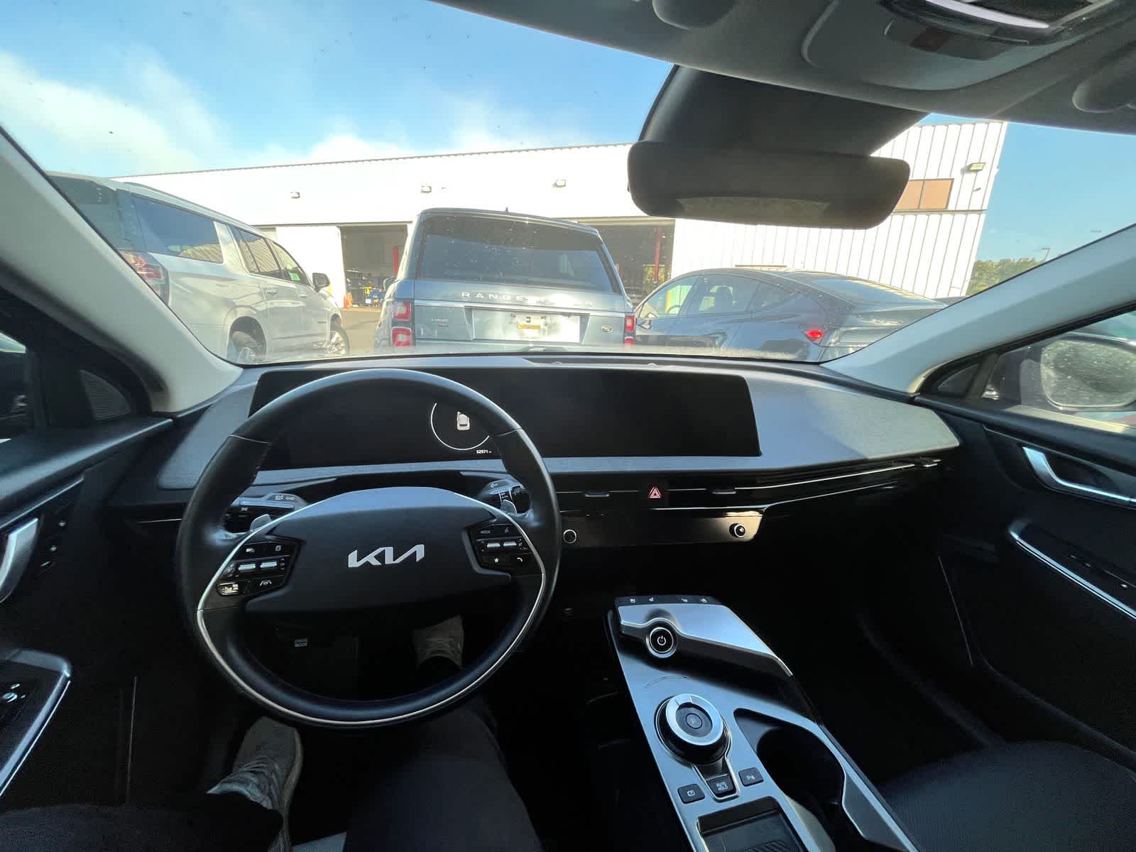 Thumbnail: 2022 Kia EV6 - 7