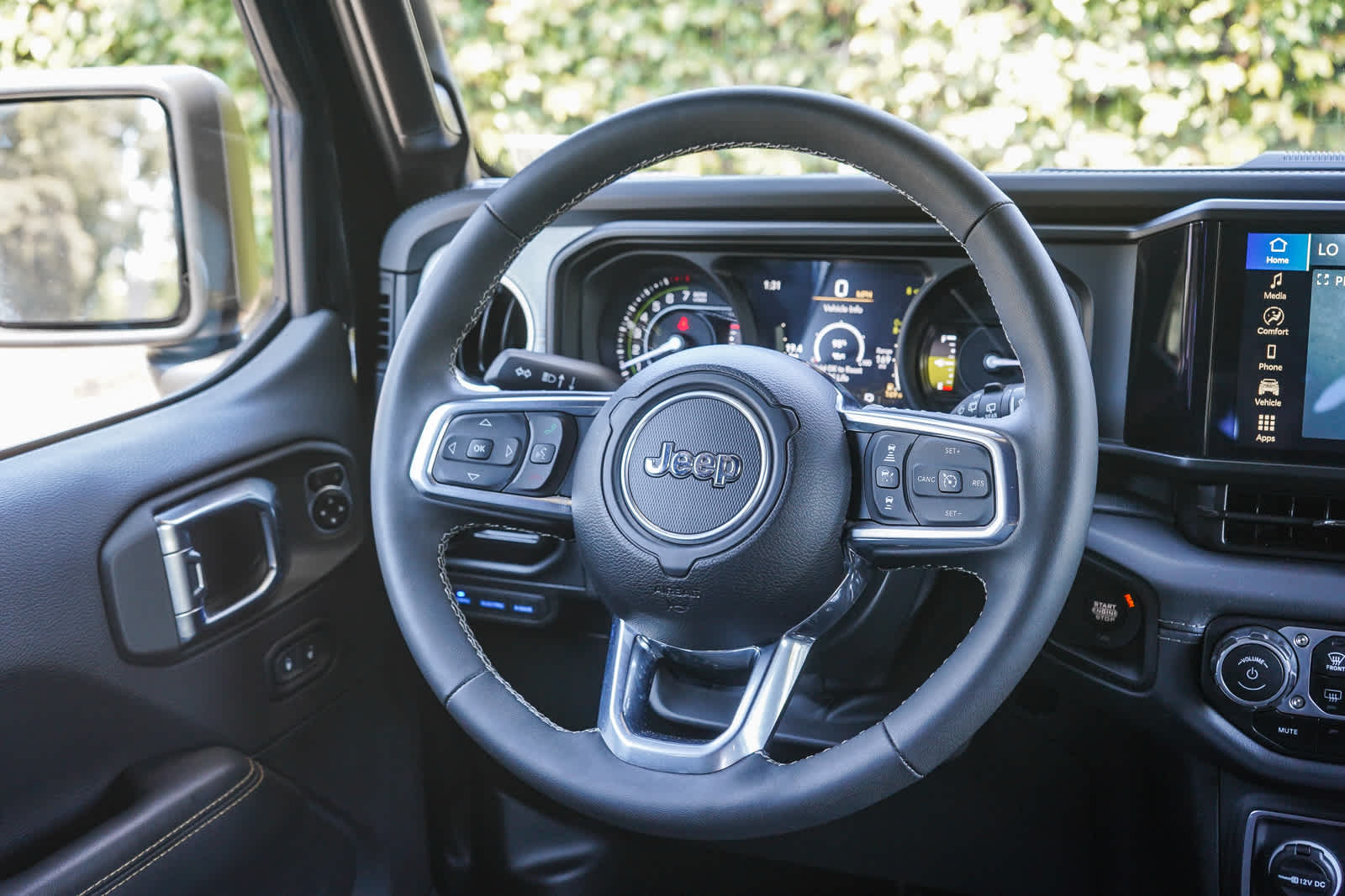 Thumbnail: 2025 Jeep Wrangler - 14