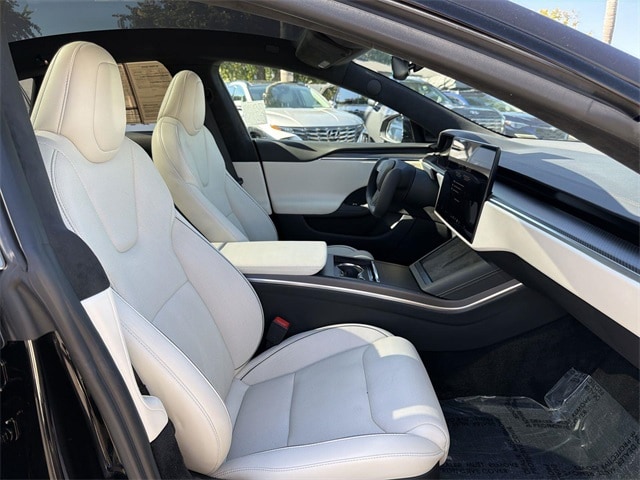 Thumbnail: 2023 Tesla Model S - 35