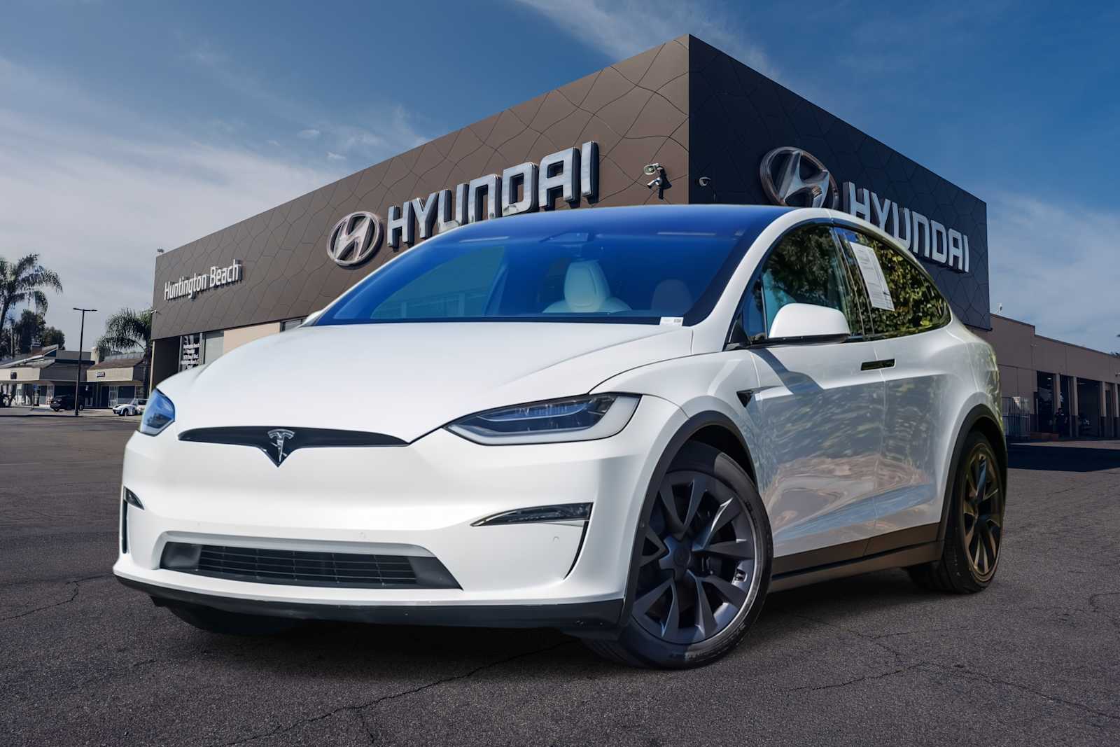 2022 Tesla Model X Long Range's photo