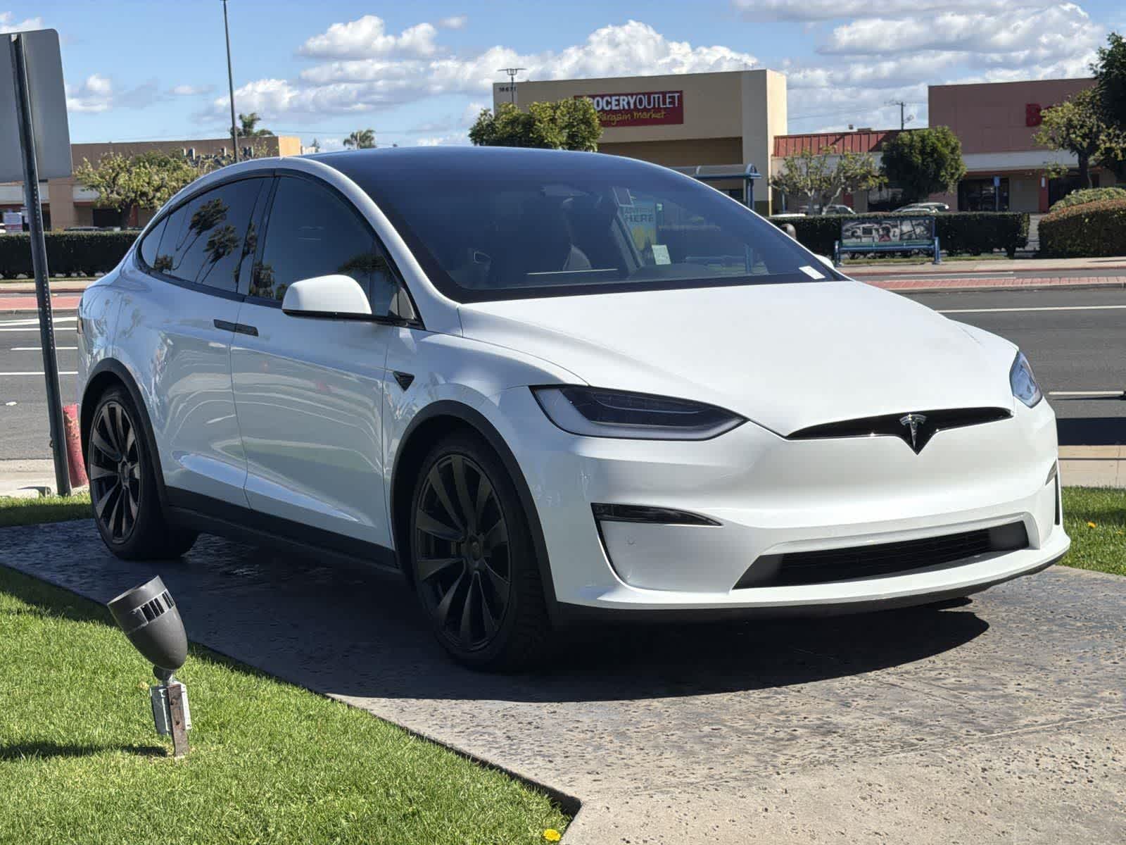 Thumbnail: 2022 Tesla Model X - 8