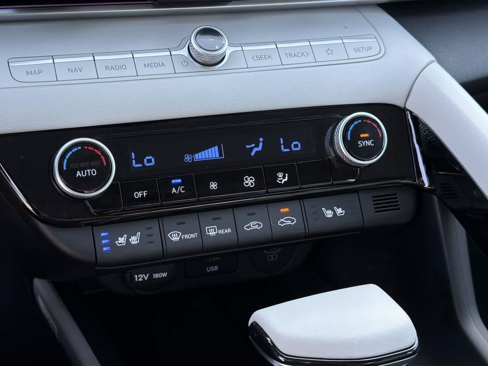 Thumbnail: 2025 Hyundai Elantra - 16