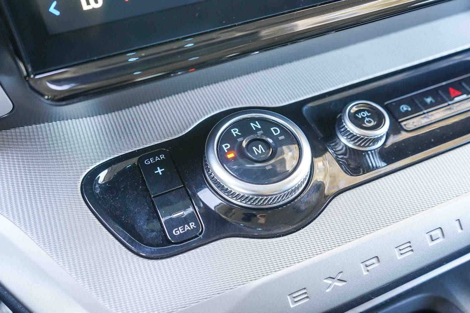 Thumbnail: 2025 Ford Expedition MAX - 24