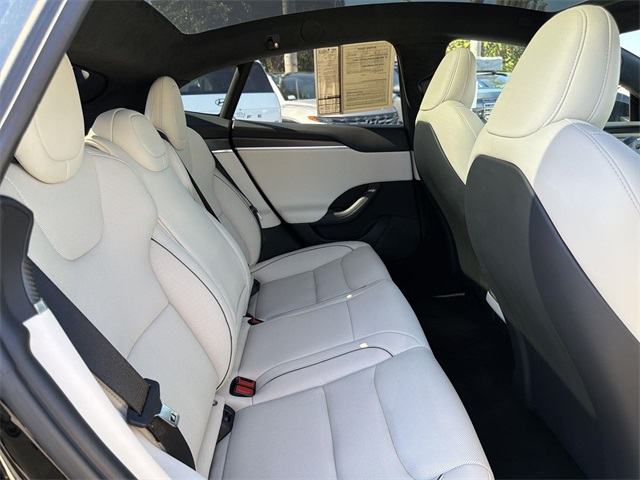 Thumbnail: 2023 Tesla Model S - 33
