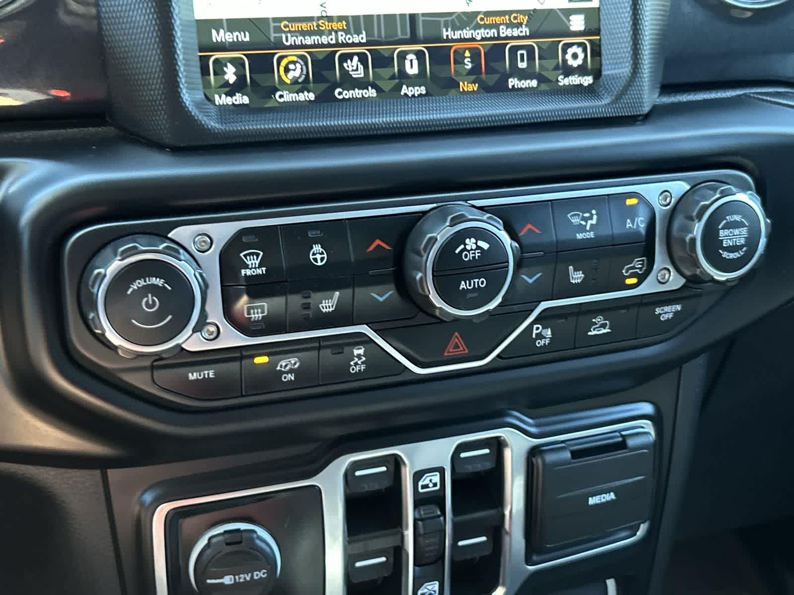 Thumbnail: 2022 Jeep Wrangler - 14