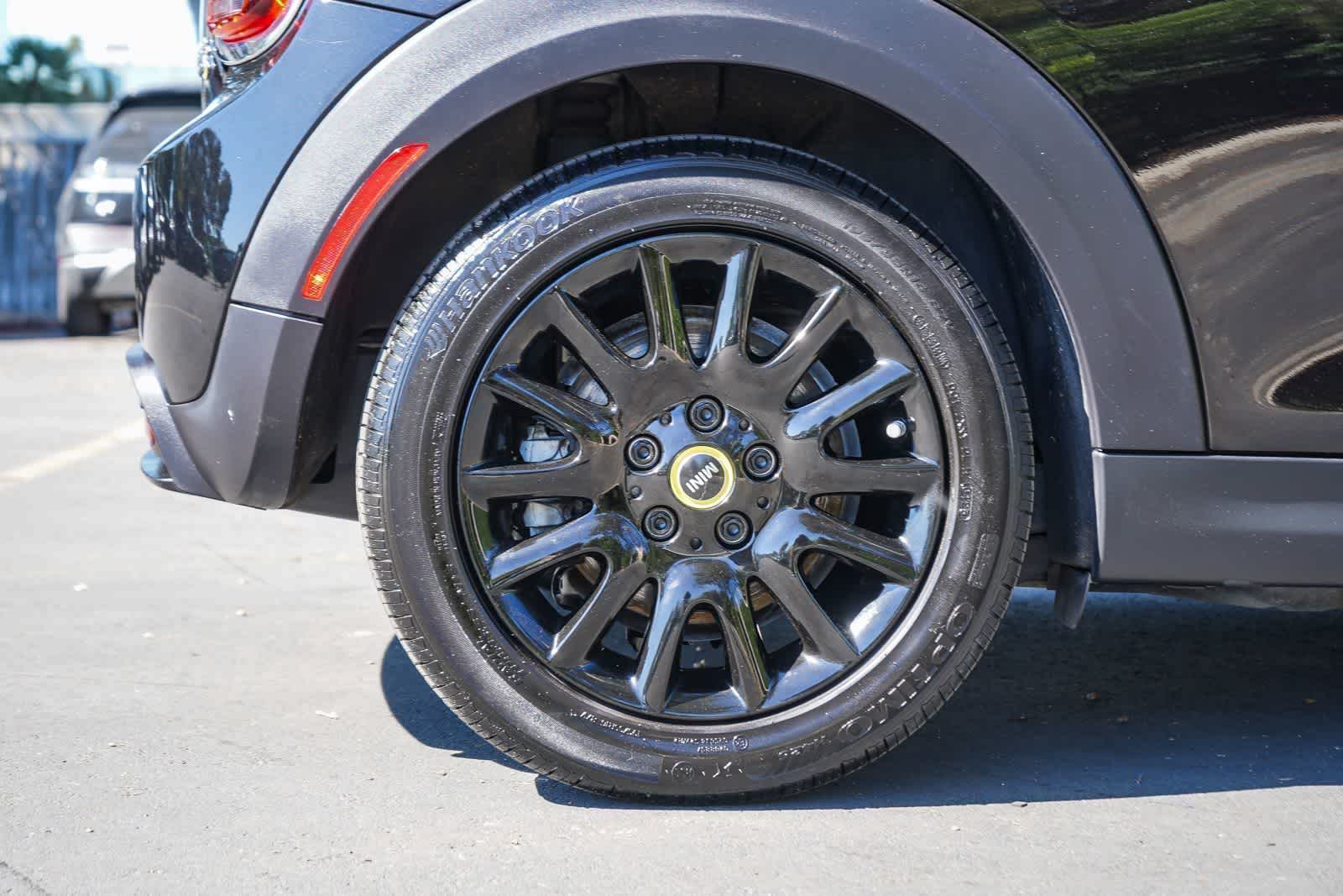 Thumbnail: 2022 MINI Cooper Hardtop - 8