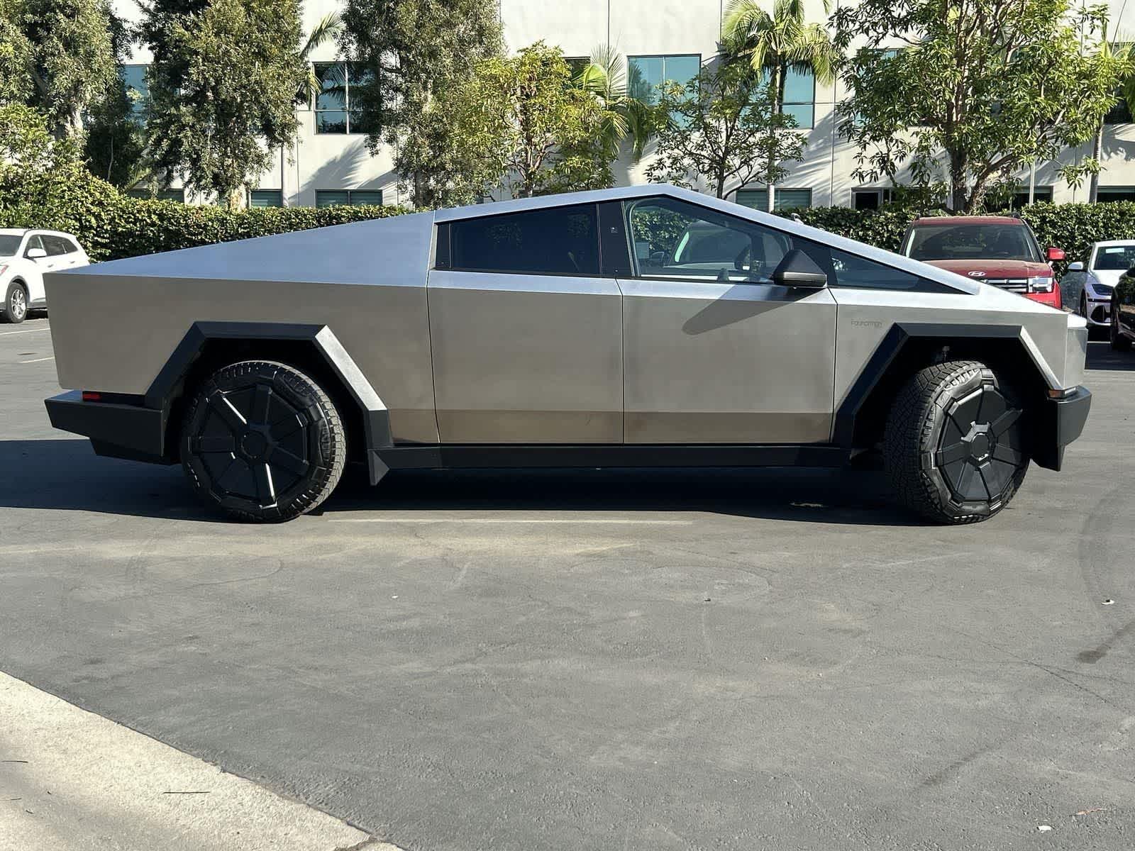 2024 Tesla Cybertruck Base