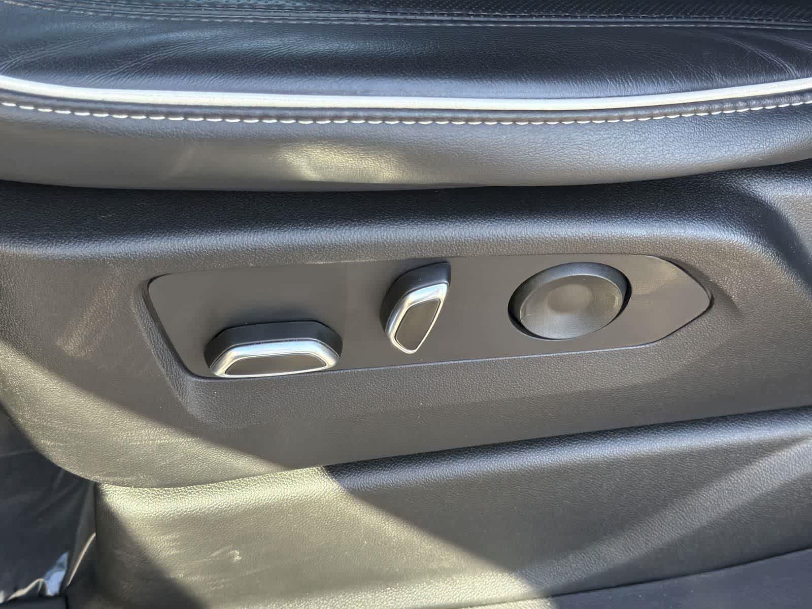 Thumbnail: 2023 Cadillac Escalade - 25