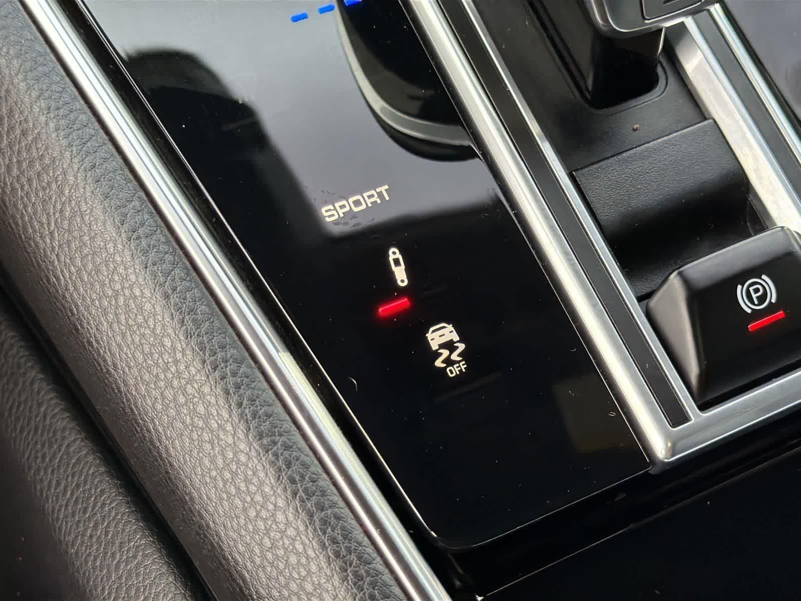 Thumbnail: 2021 Porsche Panamera - 21