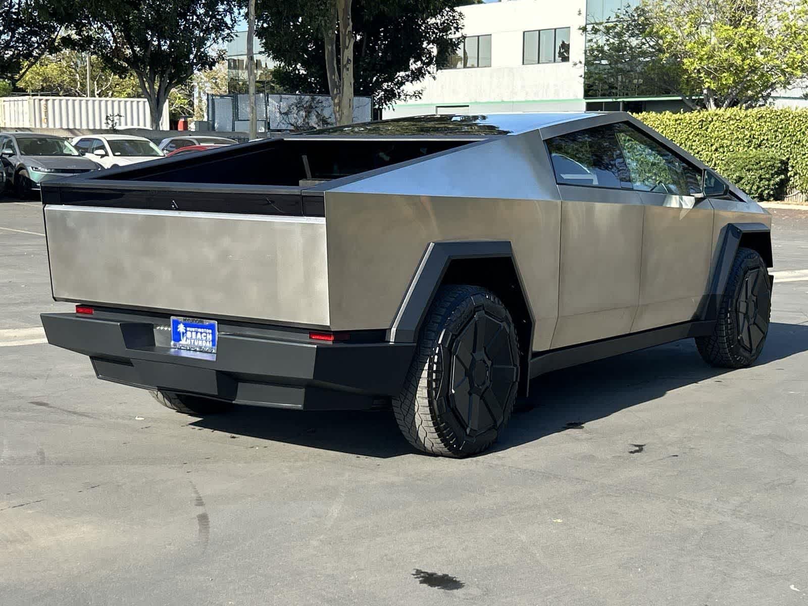 2024 Tesla Cybertruck Base