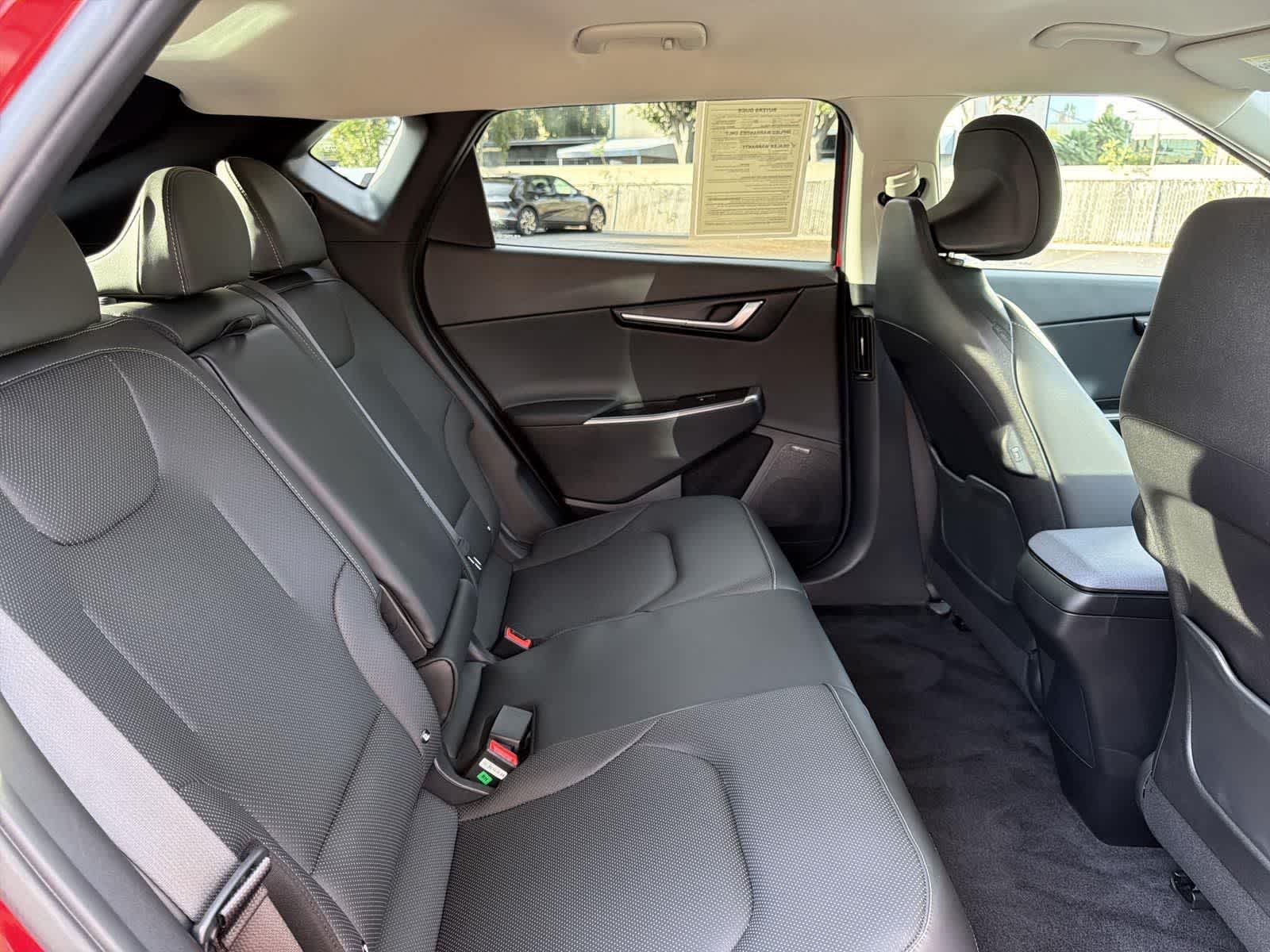 Thumbnail: 2023 Kia EV6 - 31