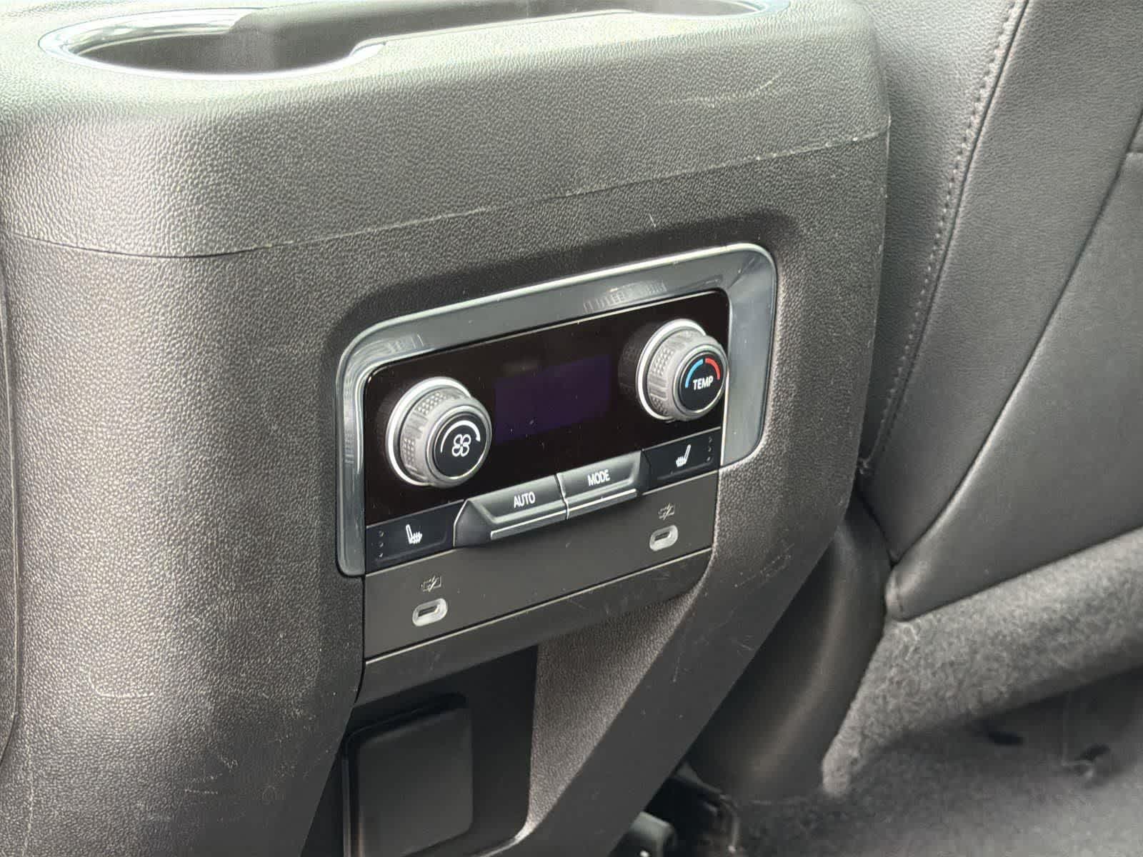 Thumbnail: 2023 Chevrolet Suburban - 30