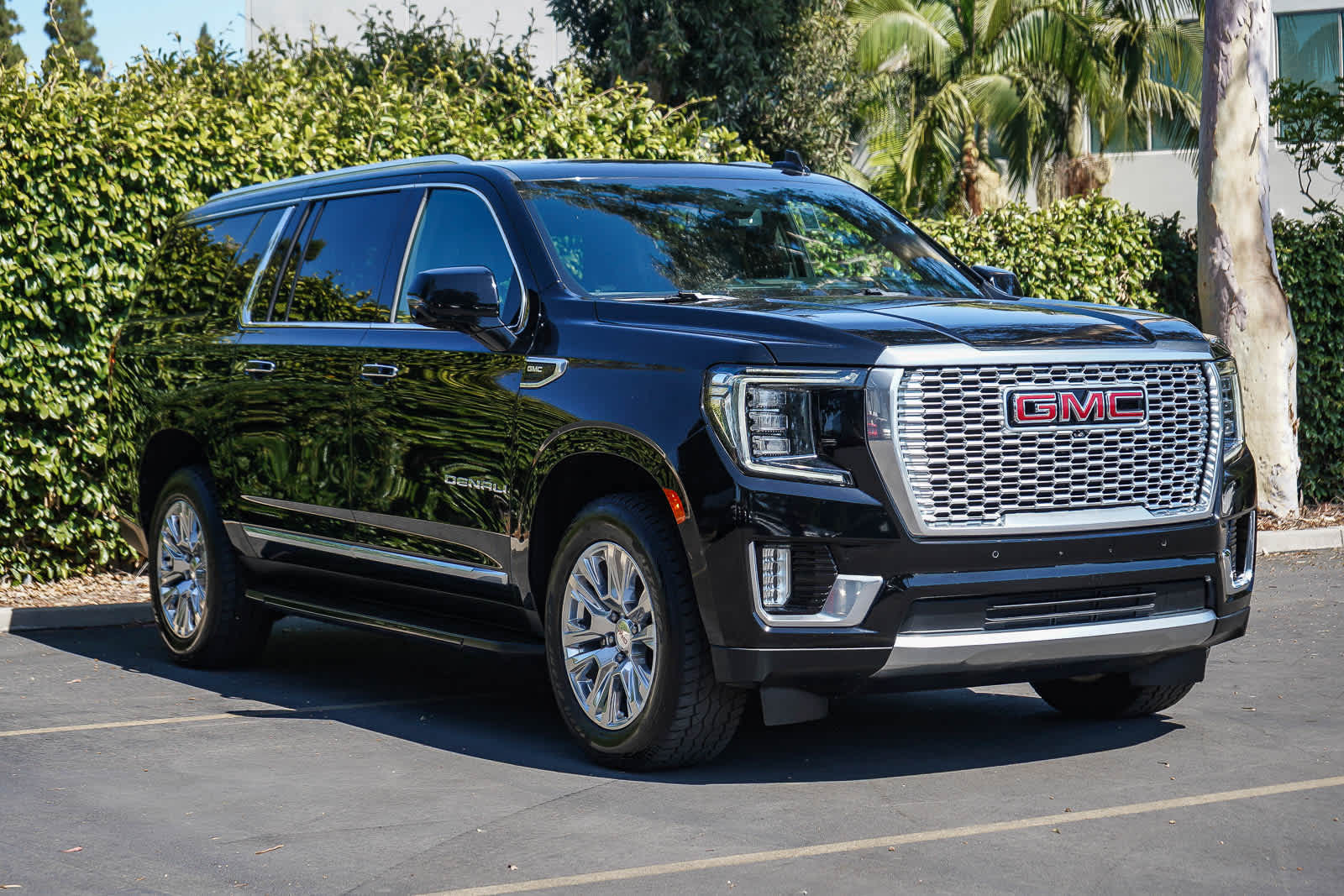Thumbnail: 2021 GMC Yukon - 3