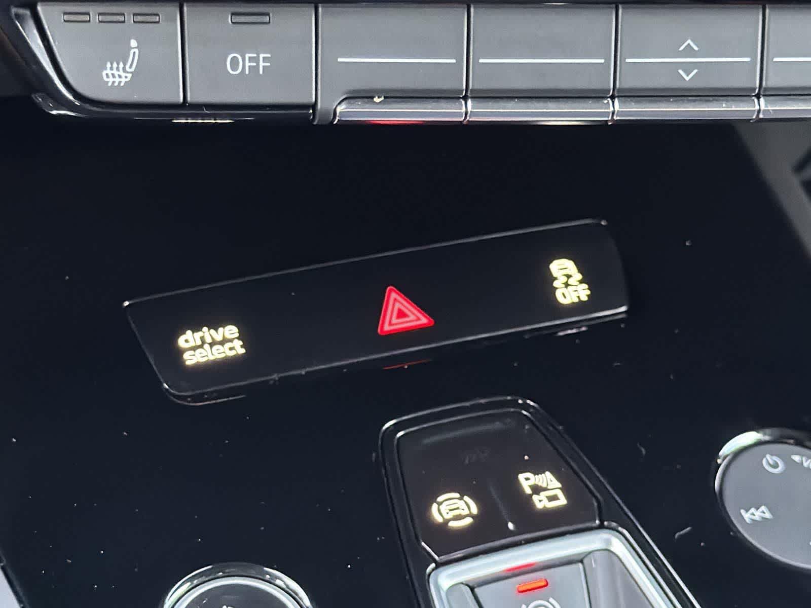 Thumbnail: 2023 Audi Q4 e-tron - 21