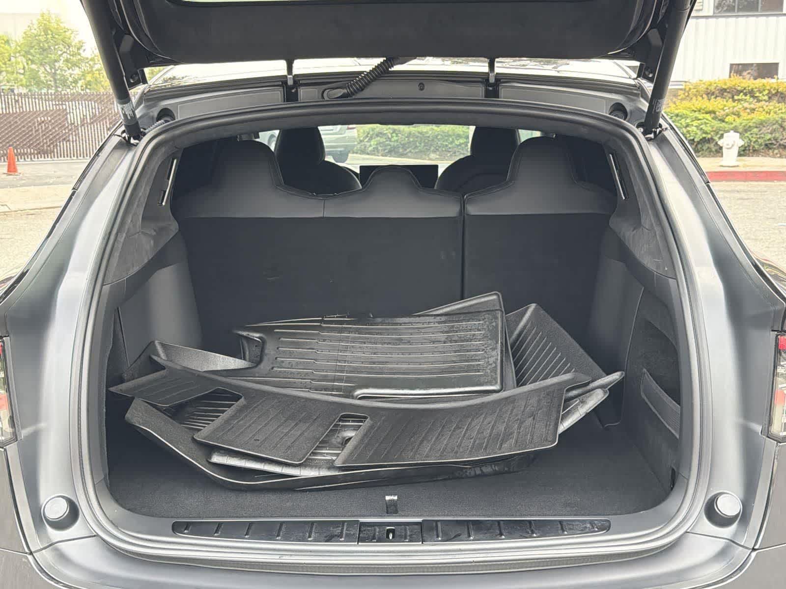 Thumbnail: 2025 Tesla Model X - 29