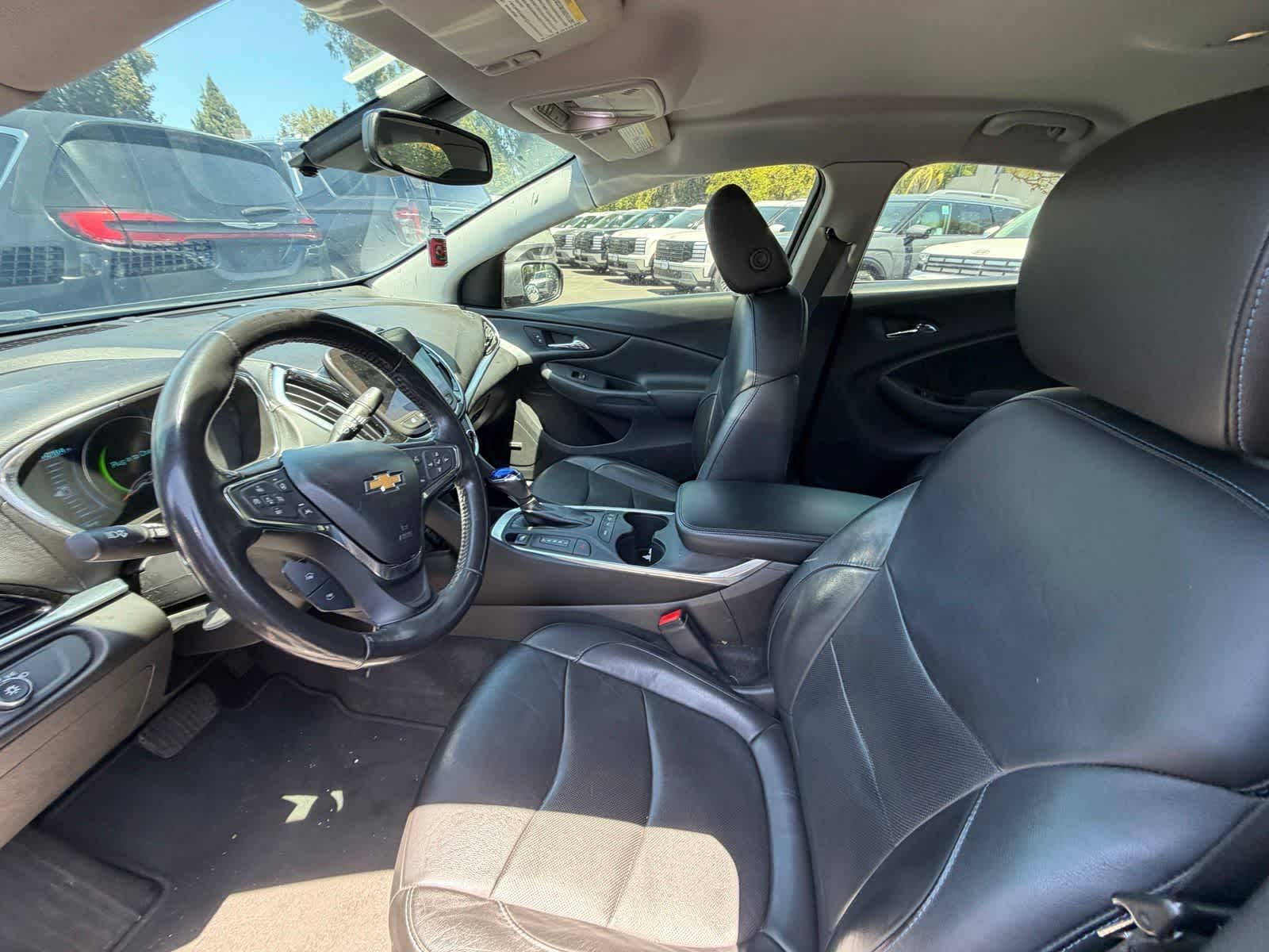 Thumbnail: 2018 Chevrolet Volt - 4