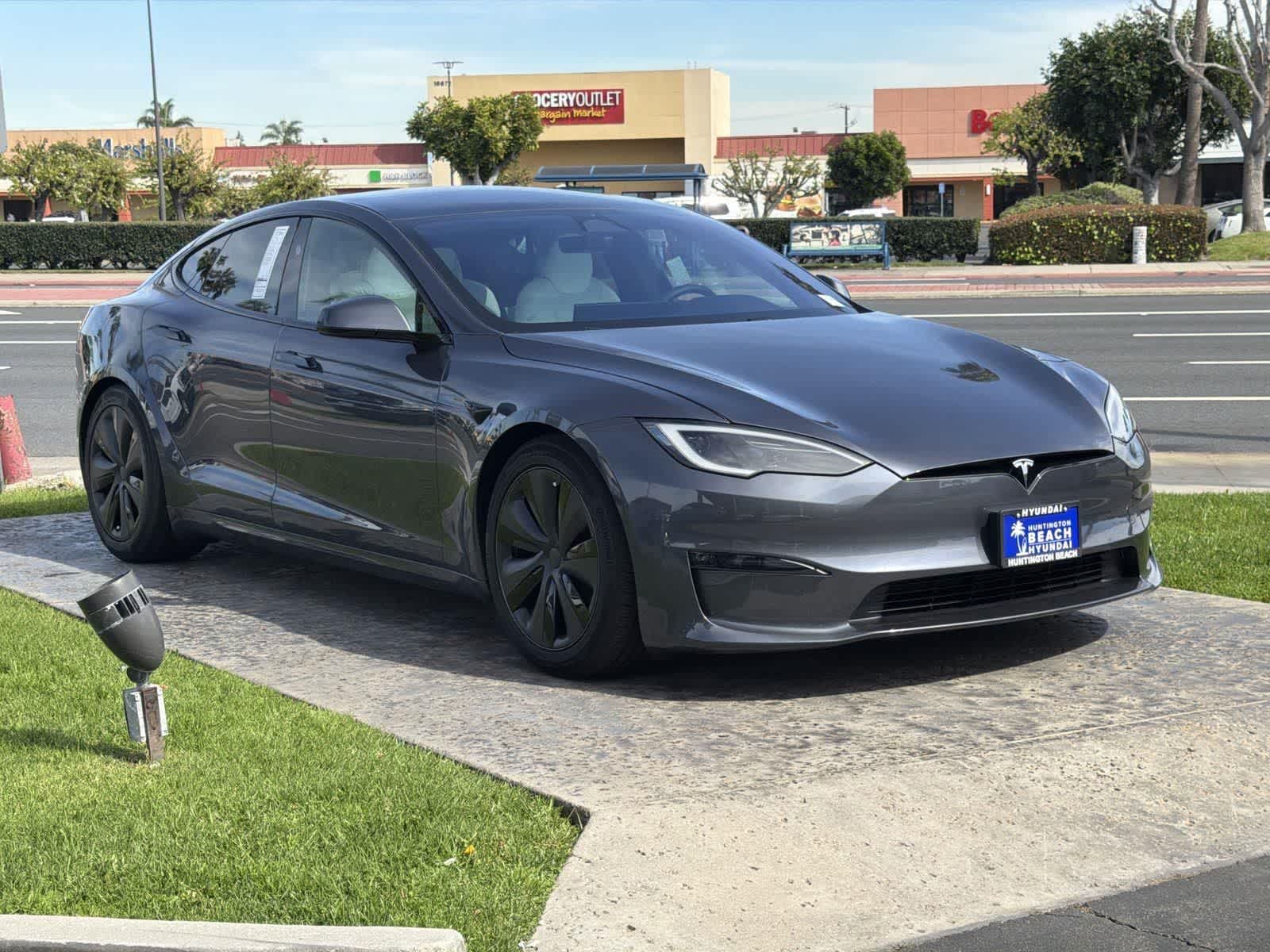 Thumbnail: 2023 Tesla Model S - 8