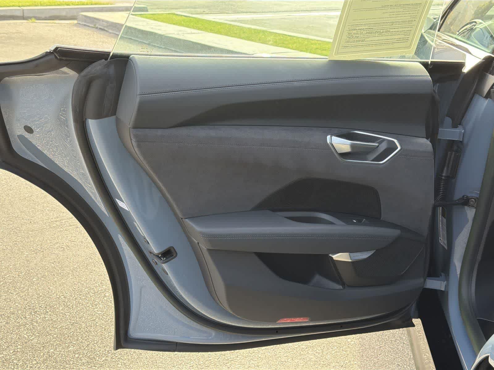 Thumbnail: 2023 Audi e-tron GT - 28