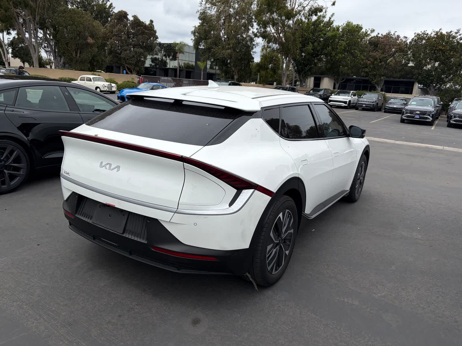Thumbnail: 2024 Kia EV6 - 3
