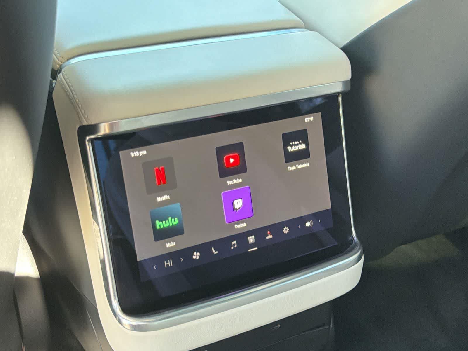 Thumbnail: 2022 Tesla Model X - 29