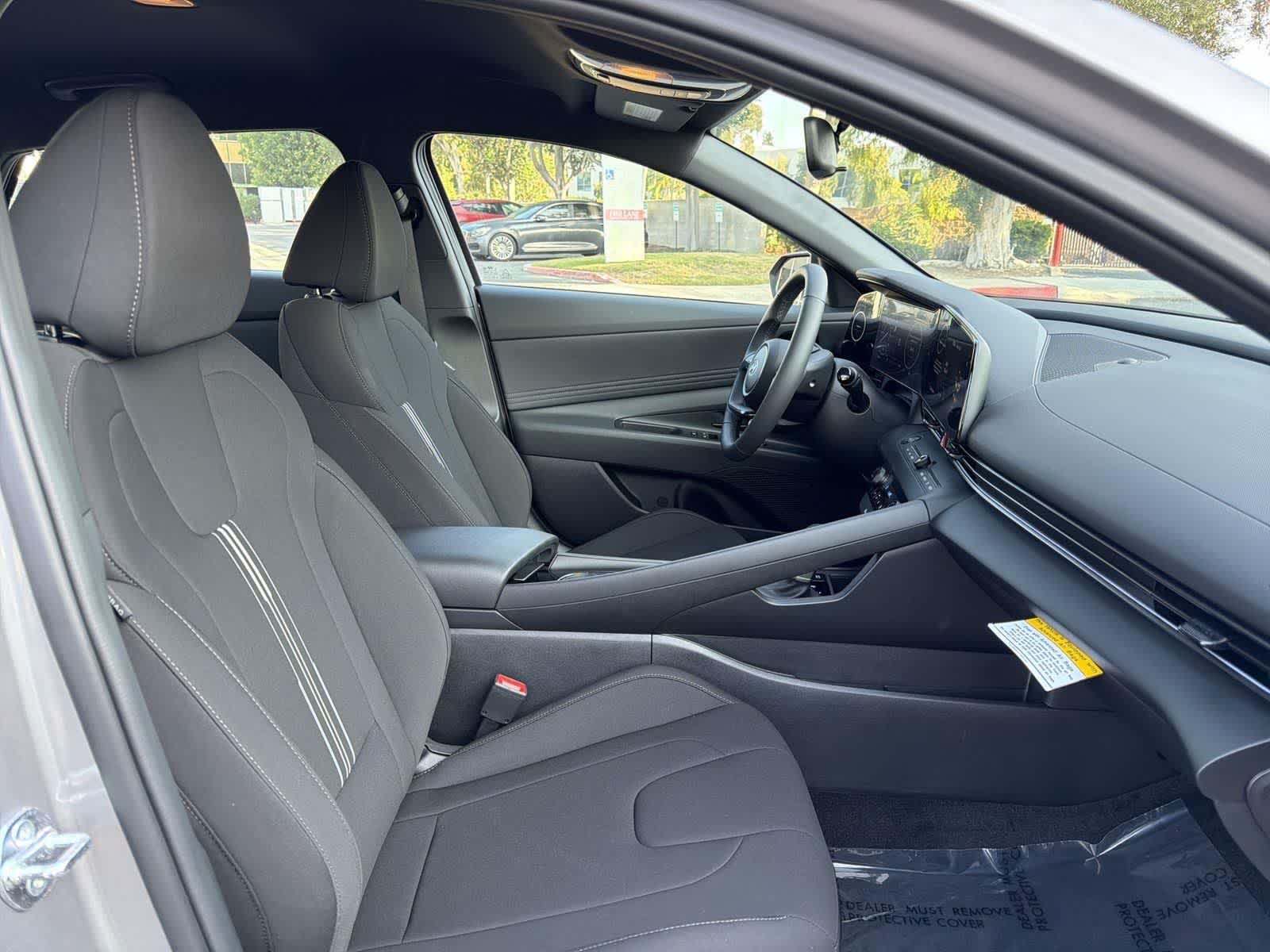 Thumbnail: 2025 Hyundai Elantra - 33