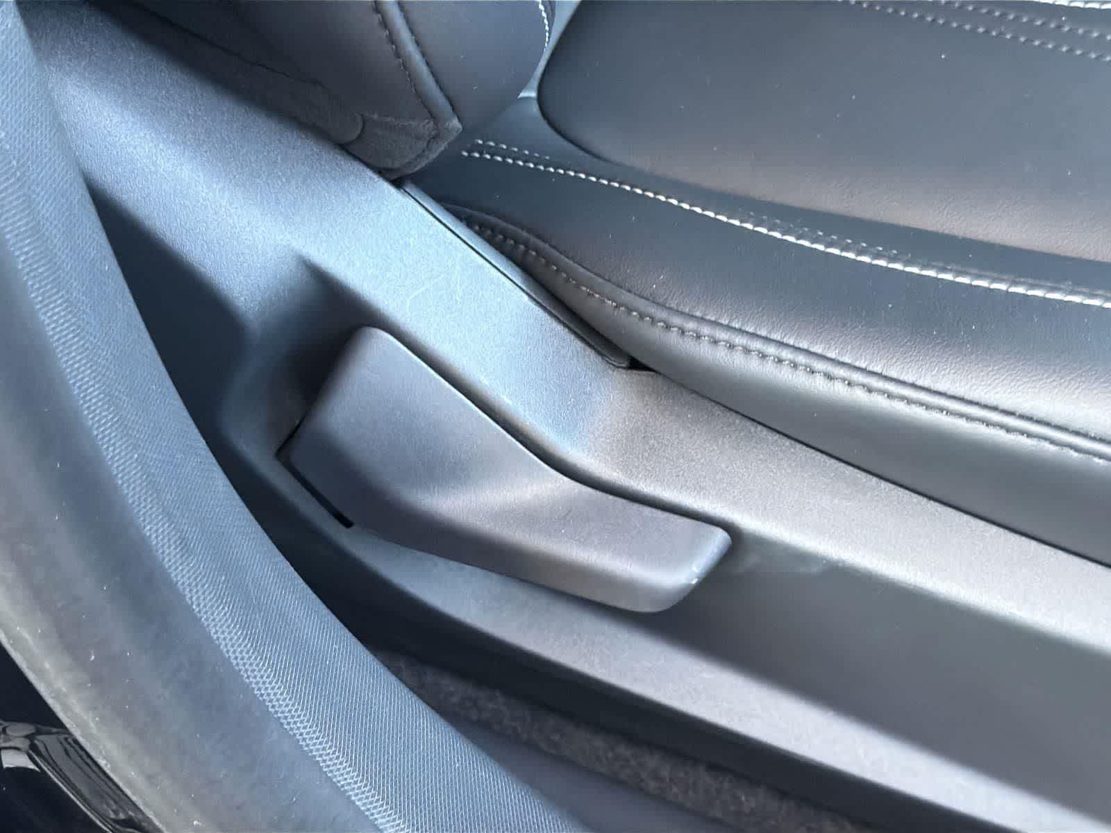 Thumbnail: 2022 Ford Mustang Mach-E - 33