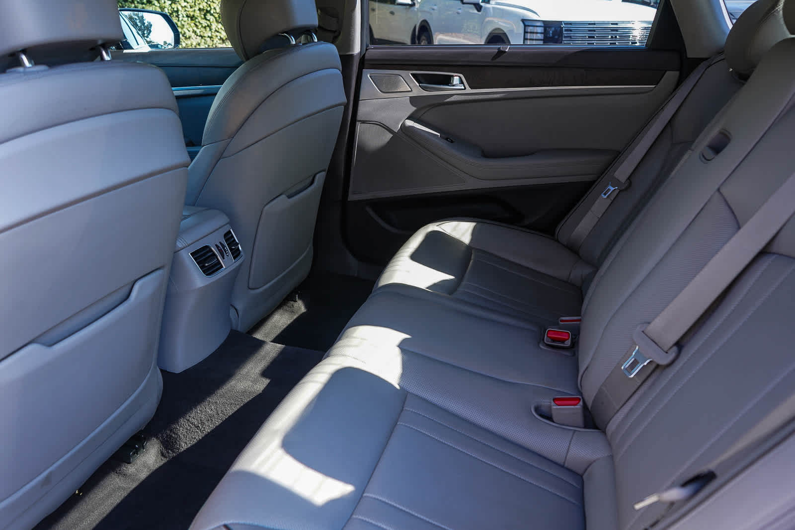 Thumbnail: 2019 Genesis G80 - 17