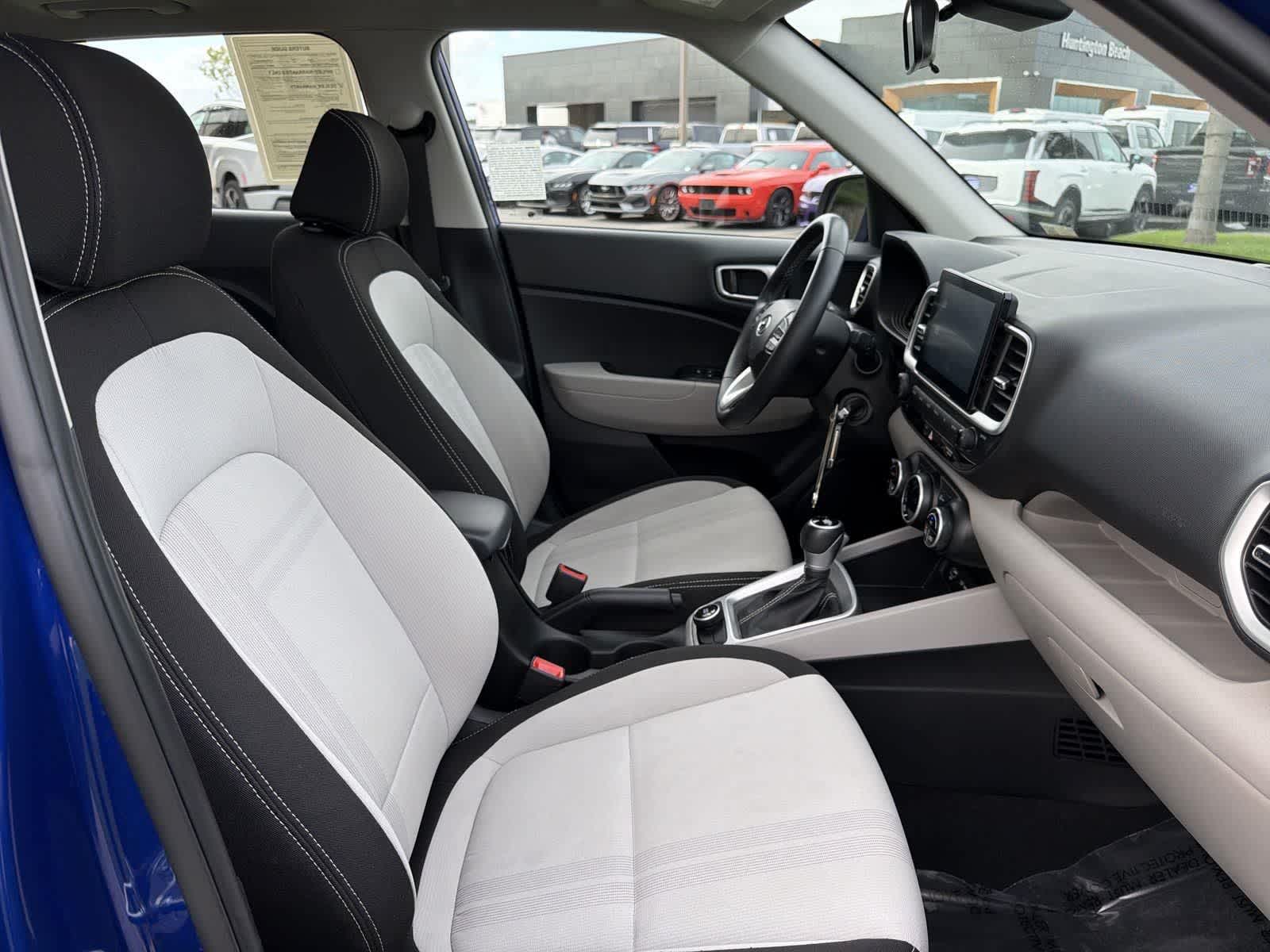 Thumbnail: 2023 Hyundai Venue - 33