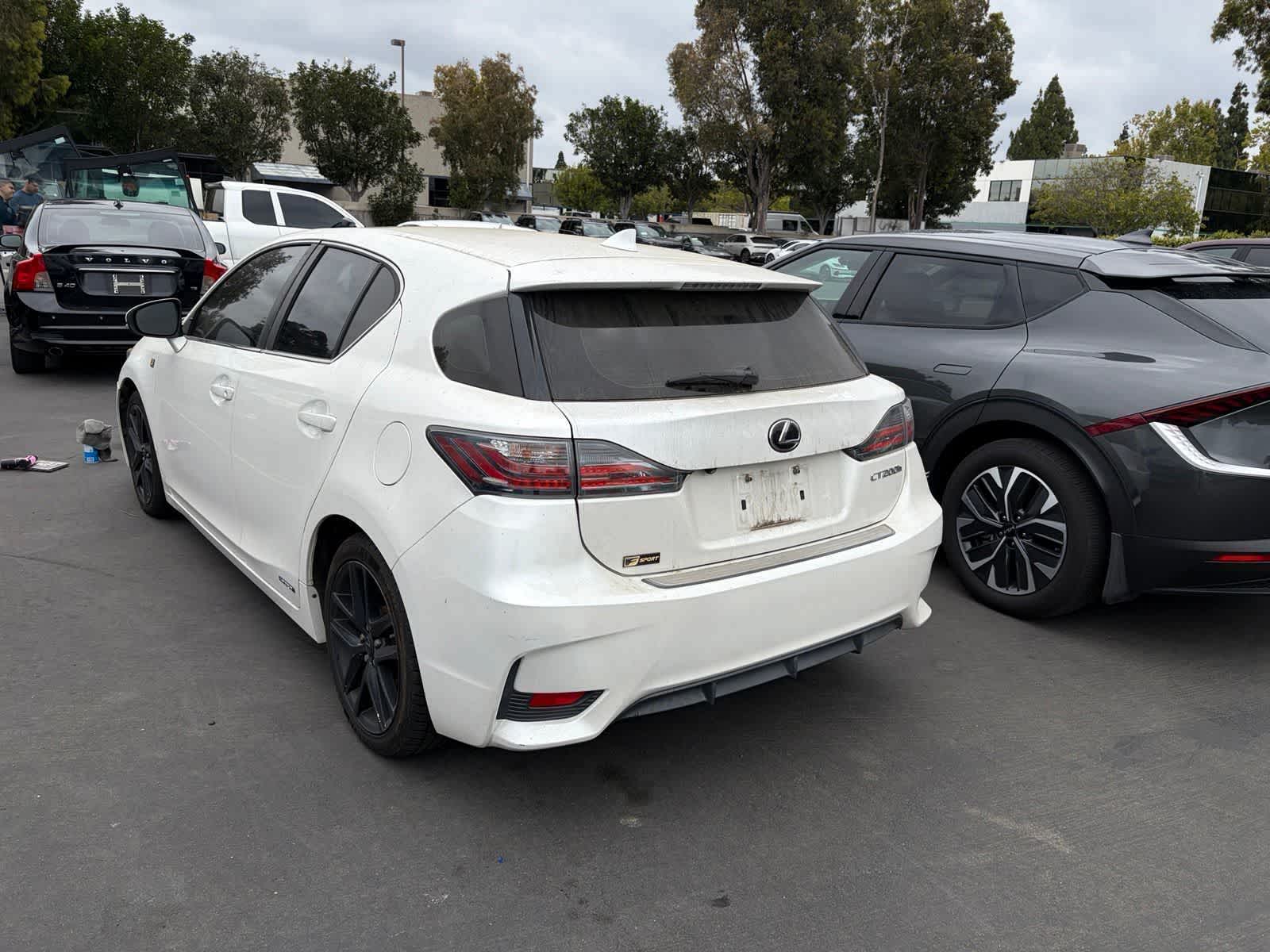 Thumbnail: 2017 Lexus CT - 2