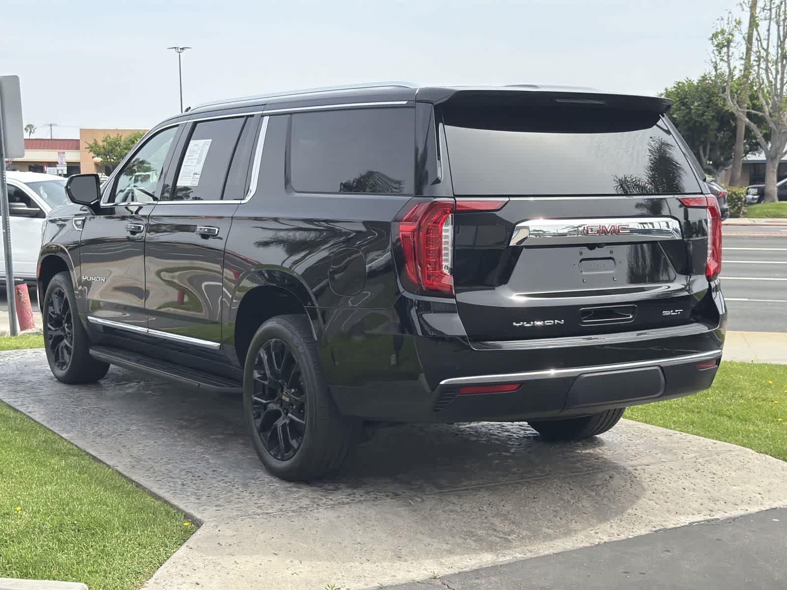 Thumbnail: 2023 GMC Yukon XL - 4