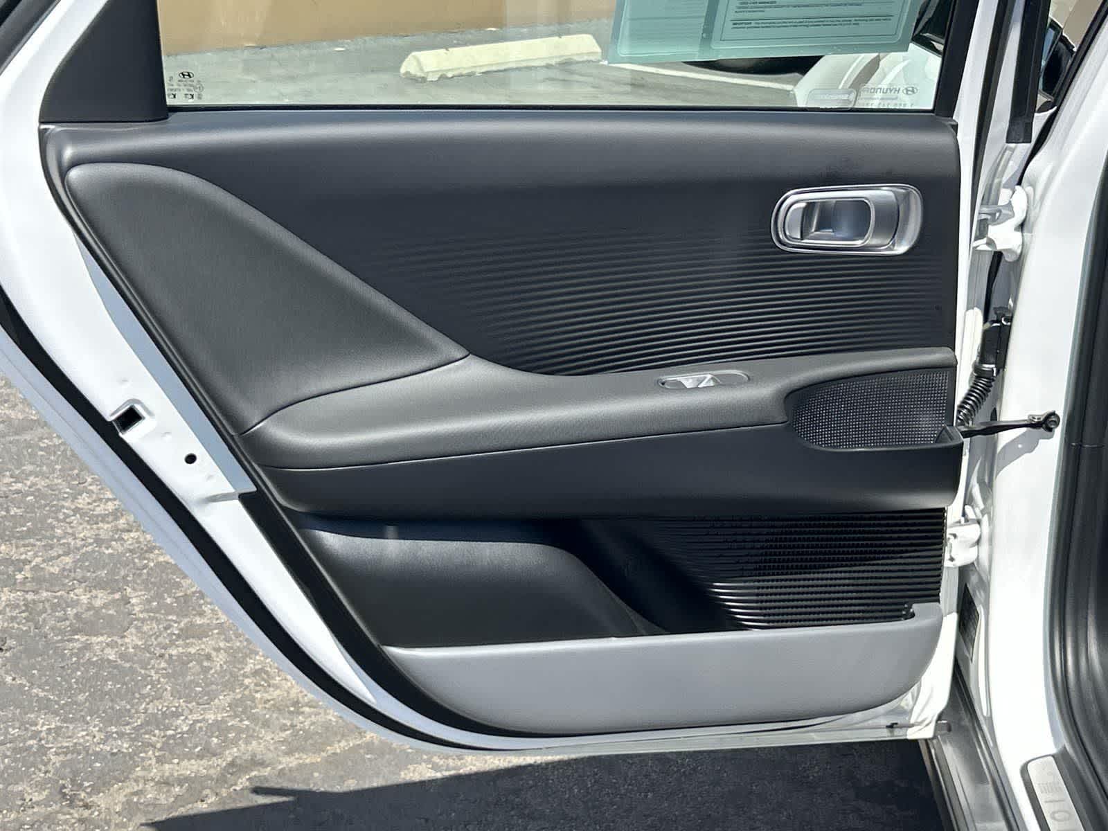 Thumbnail: 2025 Hyundai Ioniq 6 - 28