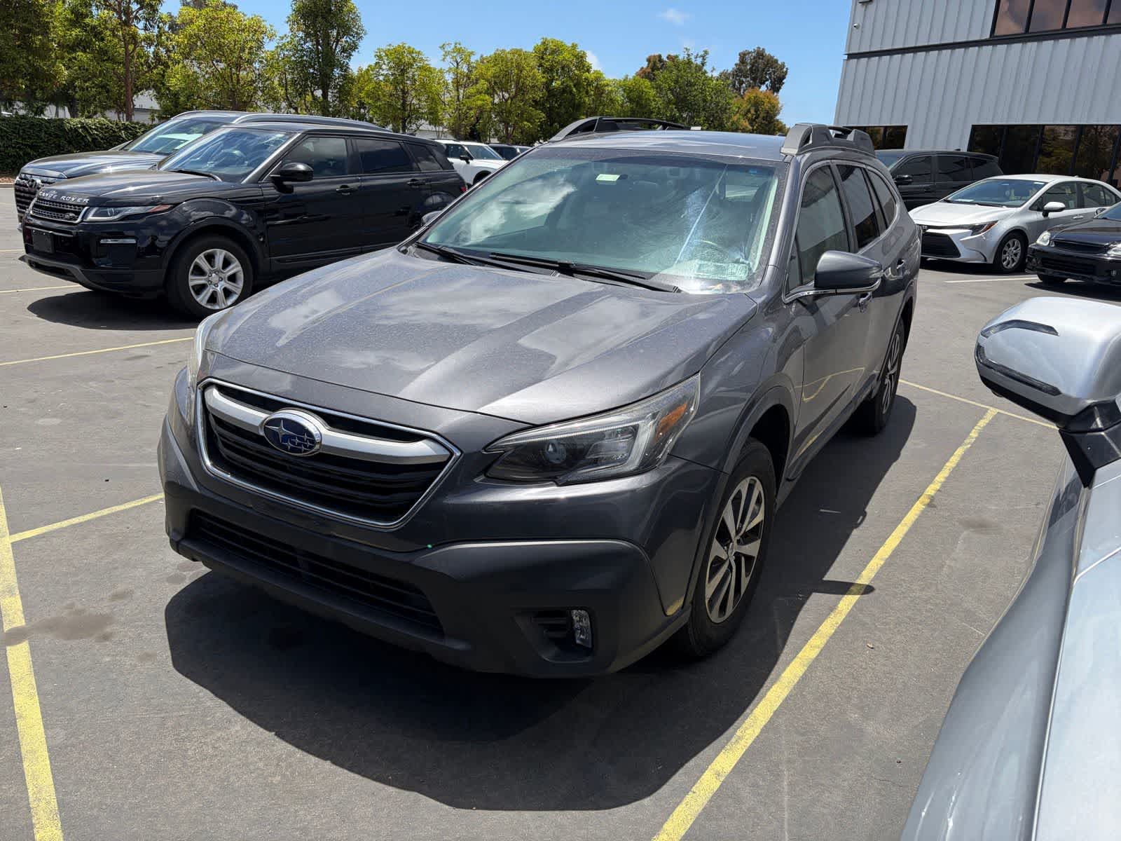 2020 Subaru Outback Premium's photo