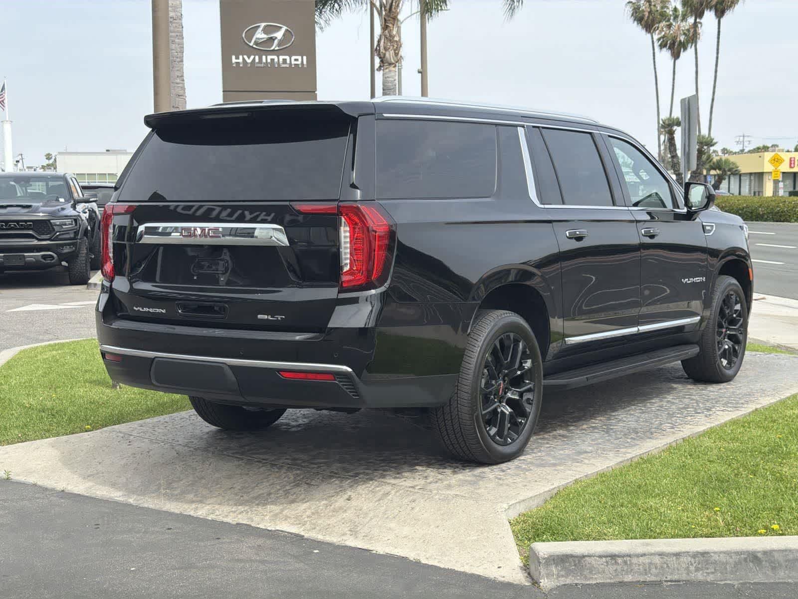 Thumbnail: 2023 GMC Yukon XL - 6