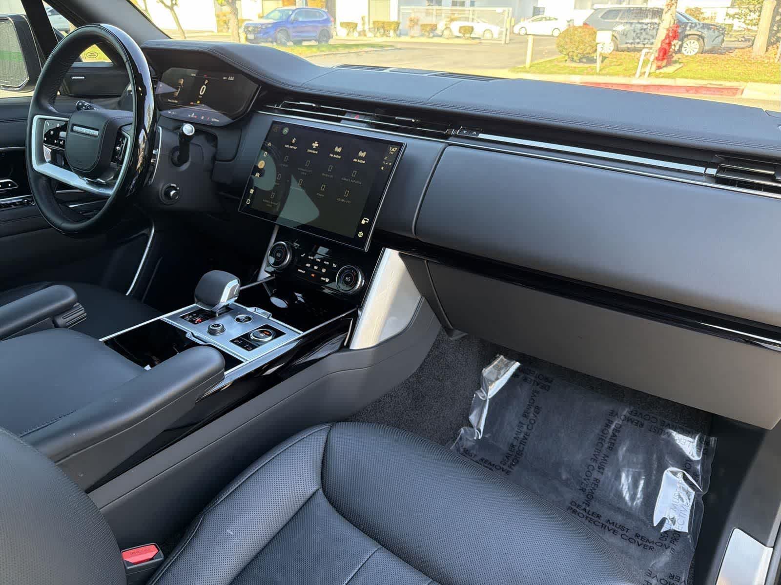 Thumbnail: 2023 Land Rover Range Rover - 37