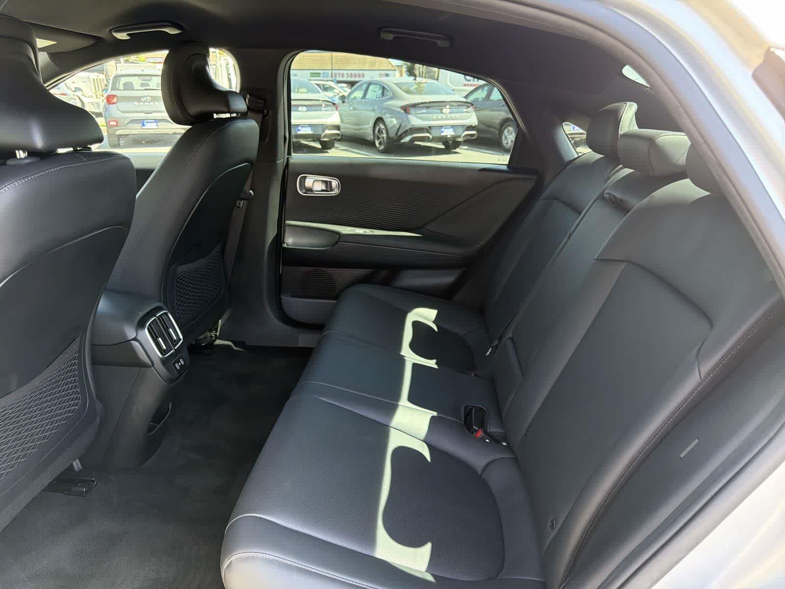 Thumbnail: 2023 Hyundai Ioniq 6 - 27