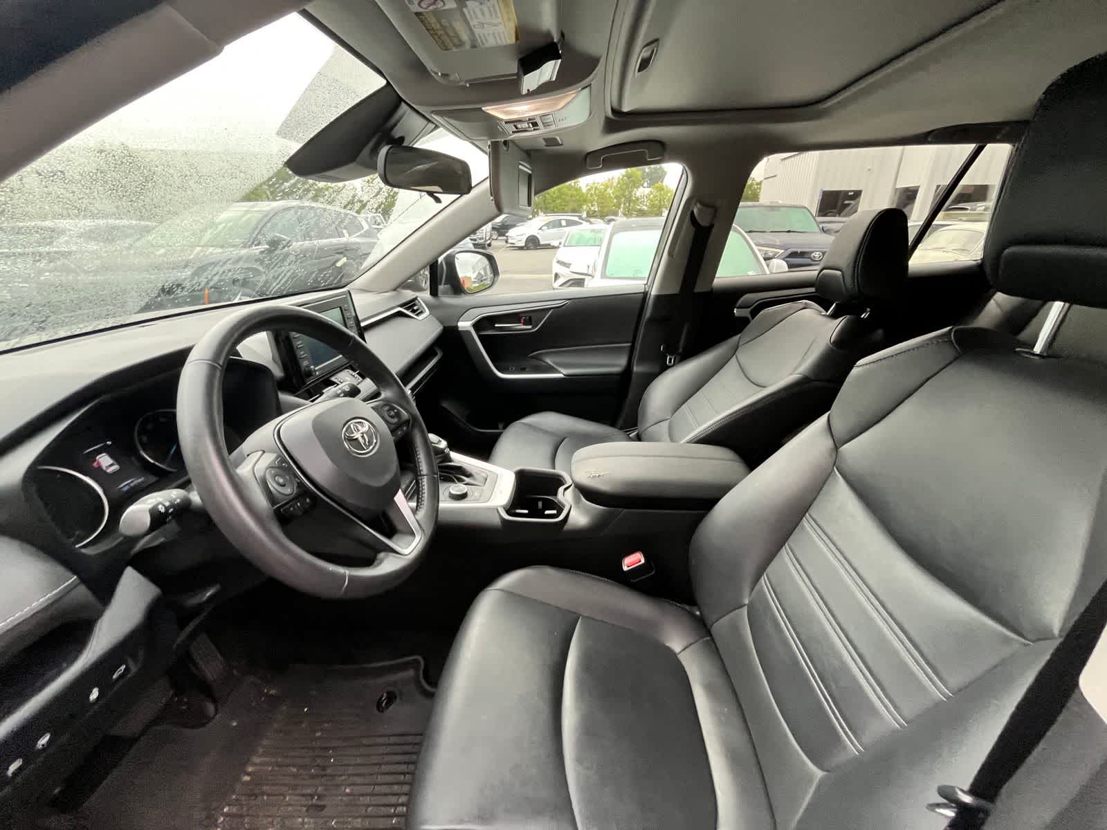 Thumbnail: 2022 Toyota RAV4 - 6