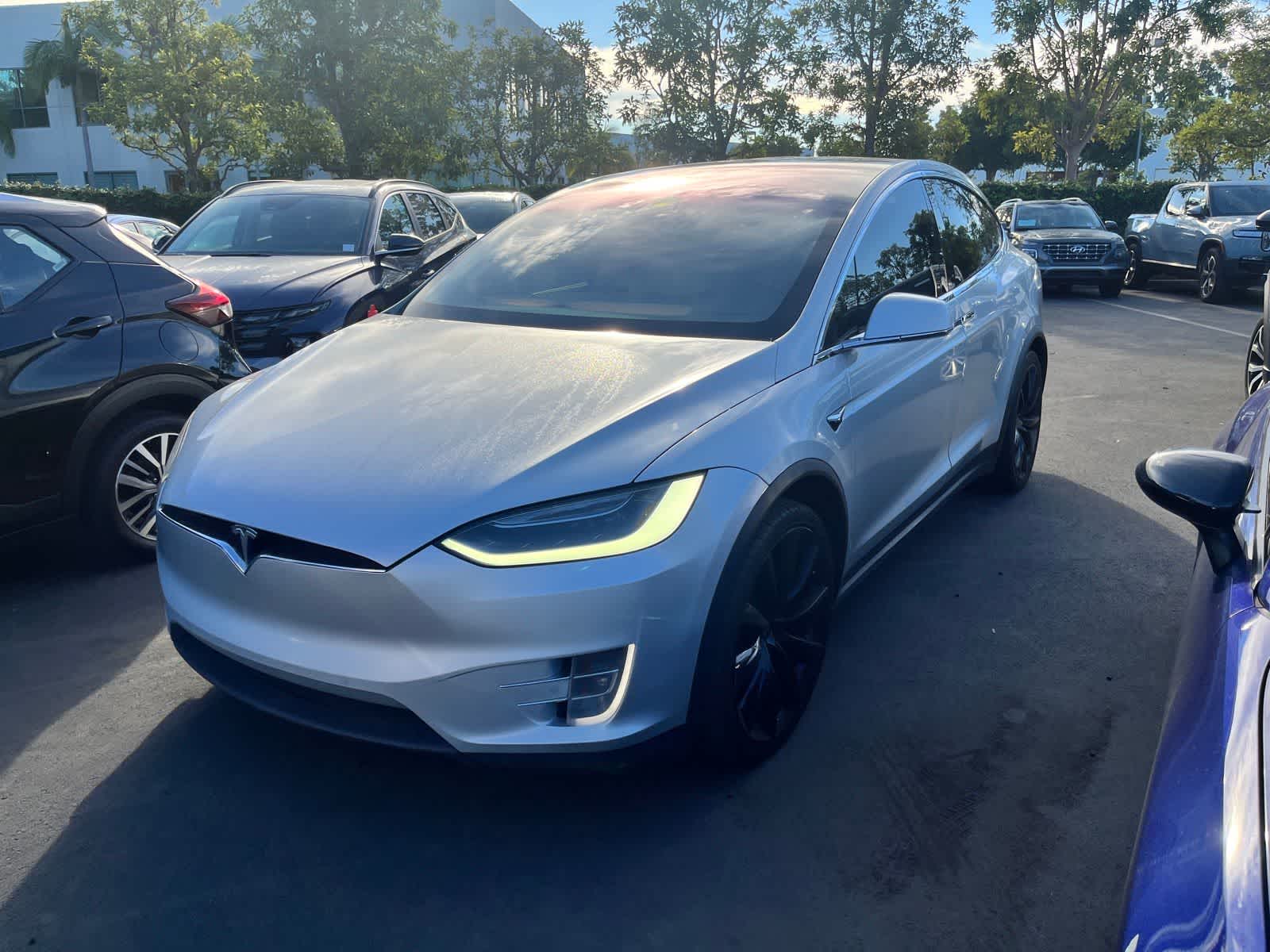2018 Tesla Model X 75D -
                  Huntington Beach, CA