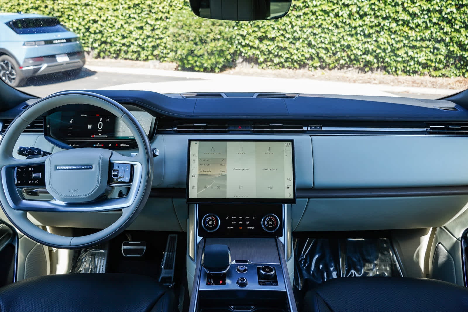 Thumbnail: 2023 Land Rover Range Rover - 13