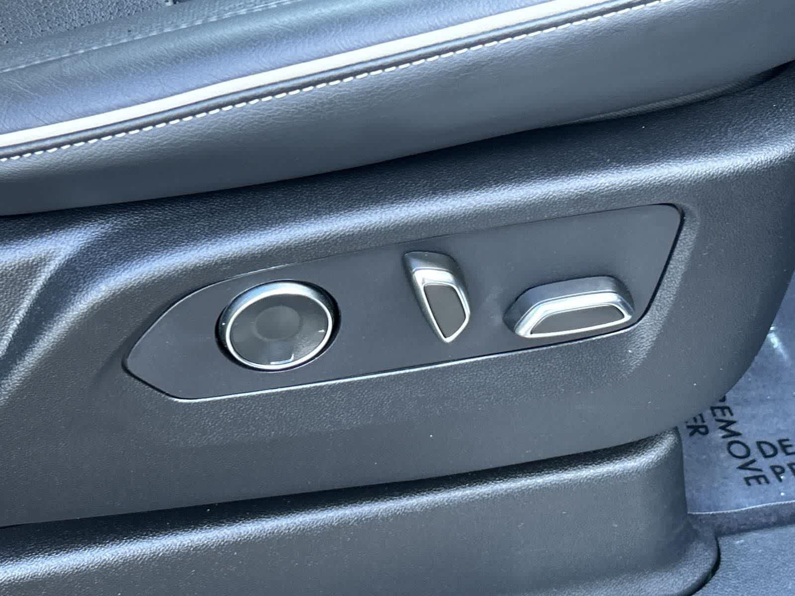 Thumbnail: 2023 Cadillac Escalade - 41