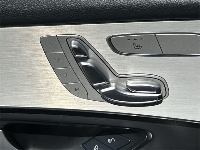 Thumbnail: 2022 Mercedes-Benz GLC - 32
