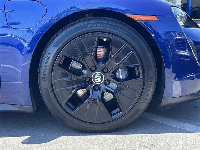 Thumbnail: 2021 Porsche Taycan - 9