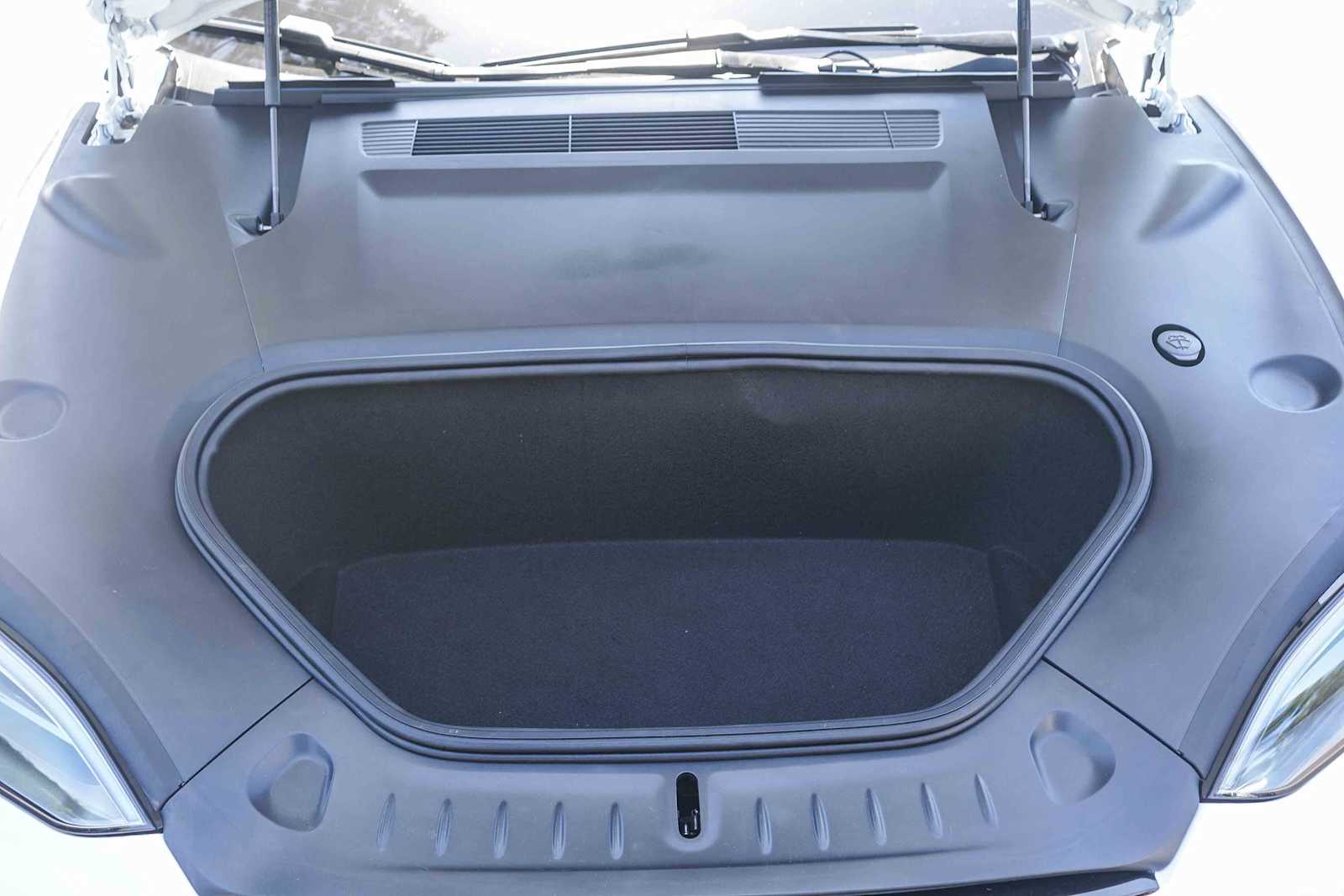 Thumbnail: 2023 Tesla Model S - 24